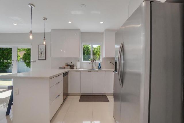 20560 NW 17th Ave, Miami Gardens, FL 33056