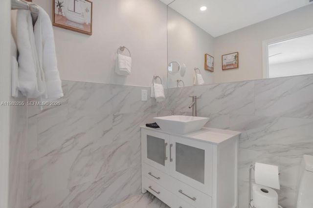 20560 NW 17th Ave, Miami Gardens, FL 33056