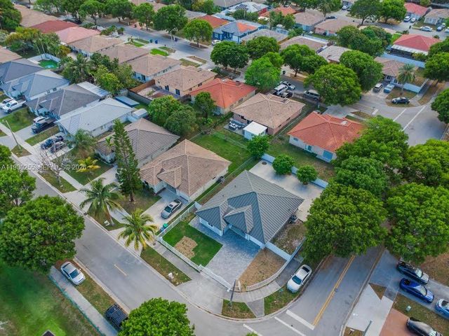 20560 NW 17th Ave, Miami Gardens, FL 33056
