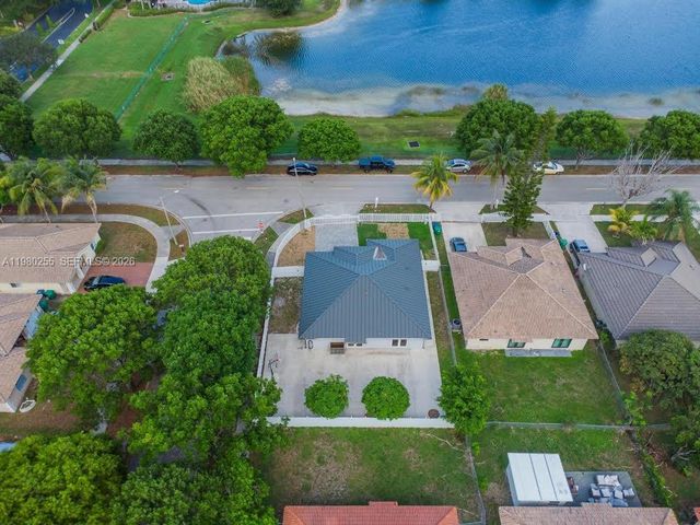 20560 NW 17th Ave, Miami Gardens, FL 33056