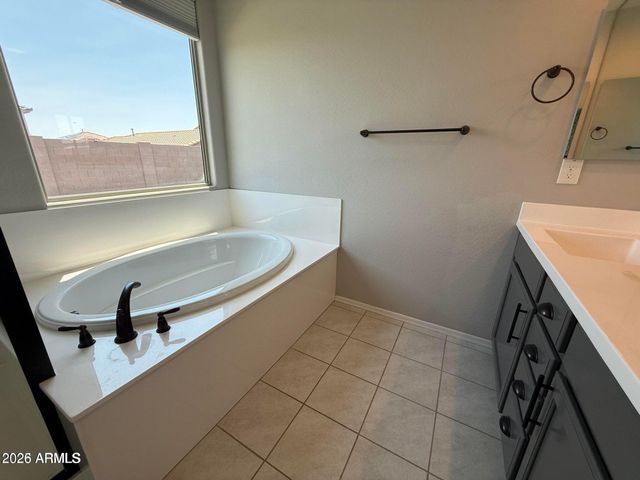 7043 W MAYA Way, Peoria, AZ 85383