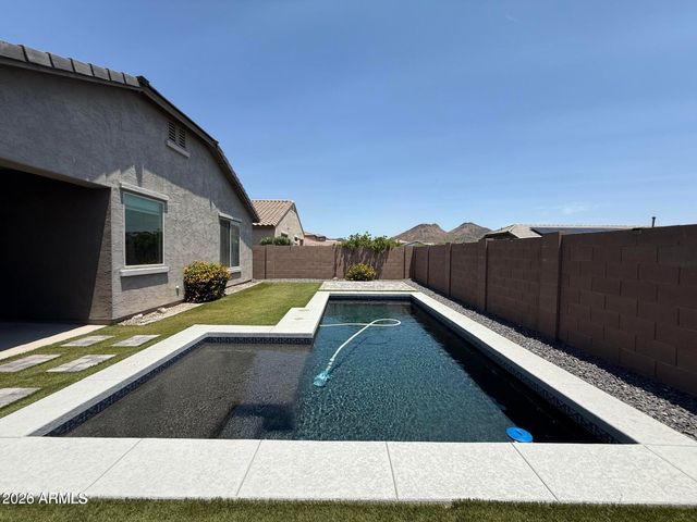 7043 W MAYA Way, Peoria, AZ 85383