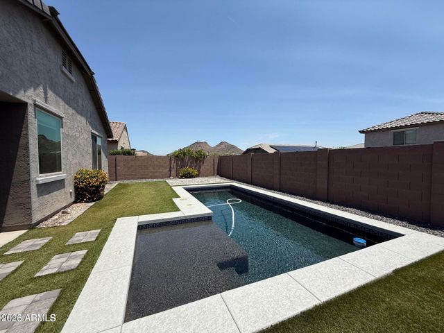 7043 W MAYA Way, Peoria, AZ 85383