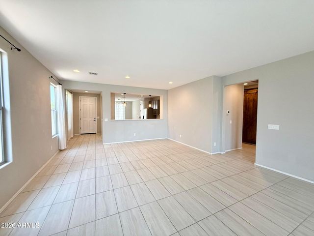 7043 W MAYA Way, Peoria, AZ 85383