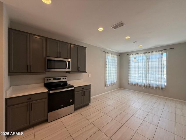 7043 W MAYA Way, Peoria, AZ 85383