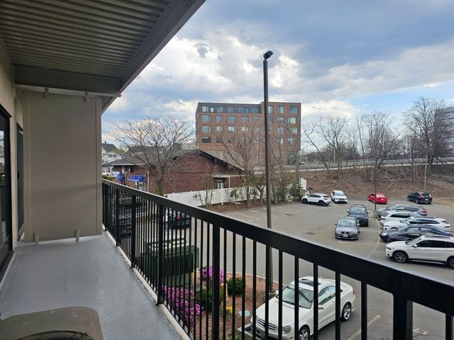 133 Commander 219, Quincy, MA 02171