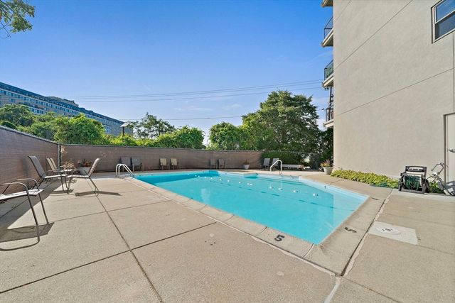 133 Commander 219, Quincy, MA 02171