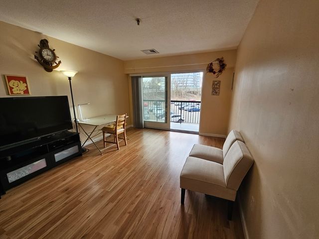 133 Commander 219, Quincy, MA 02171