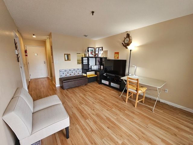 133 Commander 219, Quincy, MA 02171