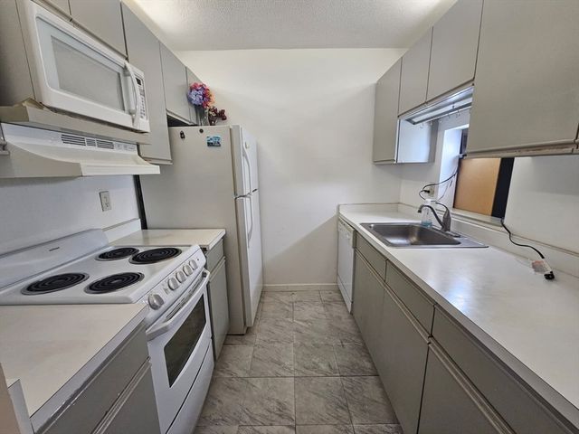 133 Commander 219, Quincy, MA 02171