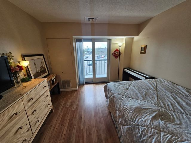 133 Commander 219, Quincy, MA 02171