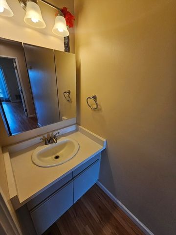 133 Commander 219, Quincy, MA 02171