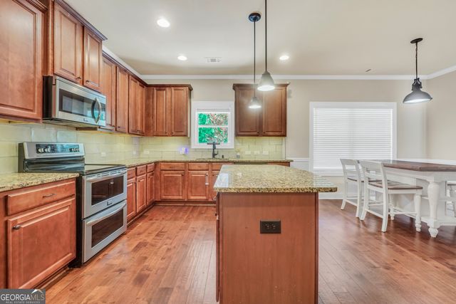 205 Arborview Drive, Mcdonough, GA 30252