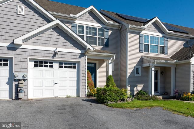 201 WHEATSTONE LN, Lebanon, PA 17042