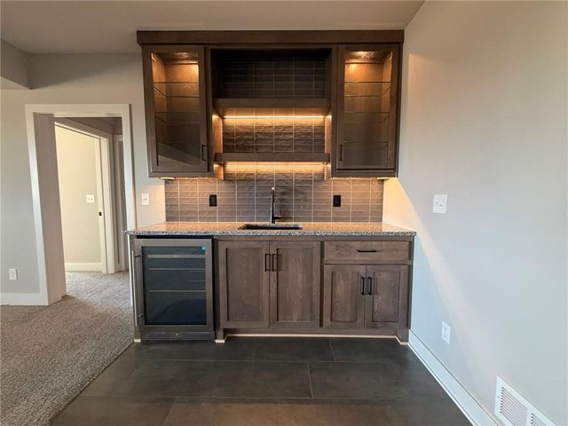 4516 SW Berkshire Drive, Lee's Summit, MO 64083