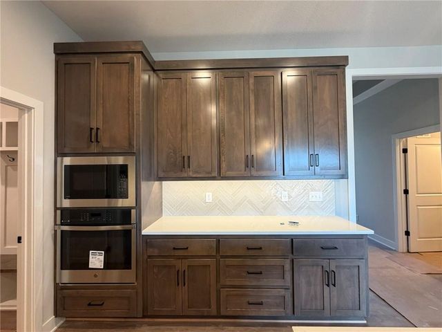 4516 SW Berkshire Drive, Lee's Summit, MO 64083