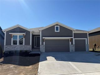 4516 SW Berkshire Drive, Lee's Summit, MO 64083