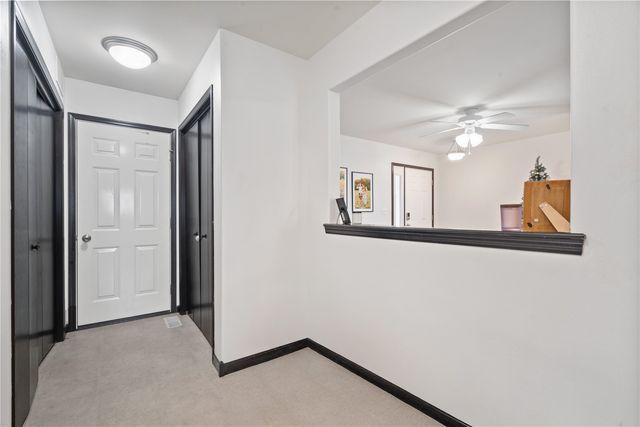 1903 Rosehill Dr SW, Cedar Rapids, IA 52404