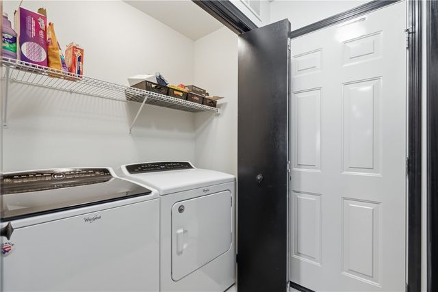 1903 Rosehill Dr SW, Cedar Rapids, IA 52404