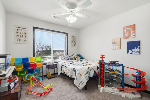 1903 Rosehill Dr SW, Cedar Rapids, IA 52404