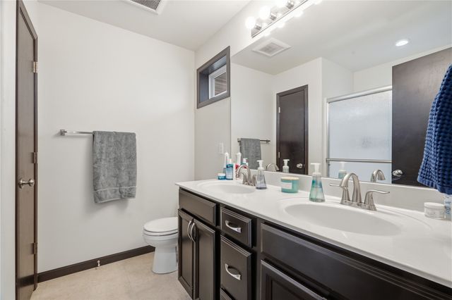 1903 Rosehill Dr SW, Cedar Rapids, IA 52404