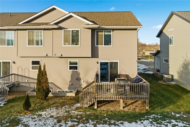 1903 Rosehill Dr SW, Cedar Rapids, IA 52404