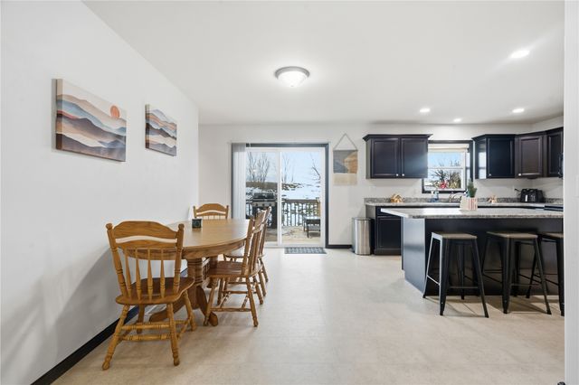 1903 Rosehill Dr SW, Cedar Rapids, IA 52404