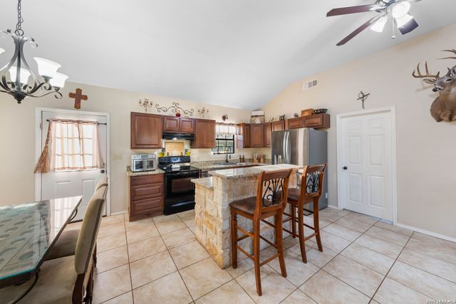 201 Bryan, Jourdanton, TX 78026