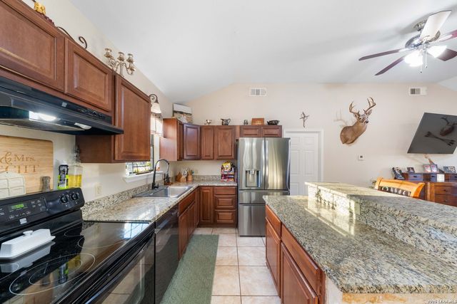 201 Bryan, Jourdanton, TX 78026