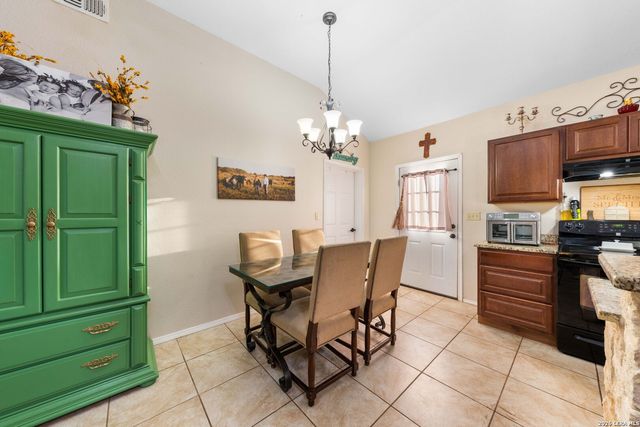 201 Bryan, Jourdanton, TX 78026