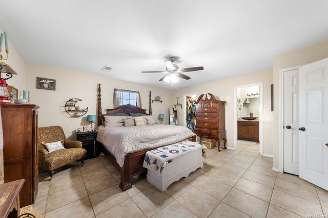 201 Bryan, Jourdanton, TX 78026