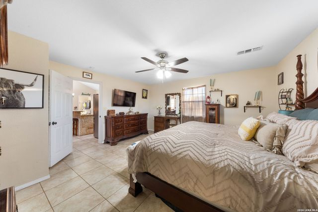 201 Bryan, Jourdanton, TX 78026