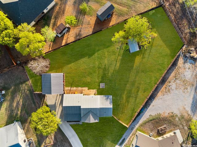 201 Bryan, Jourdanton, TX 78026