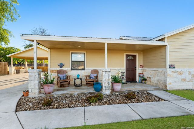 201 Bryan, Jourdanton, TX 78026