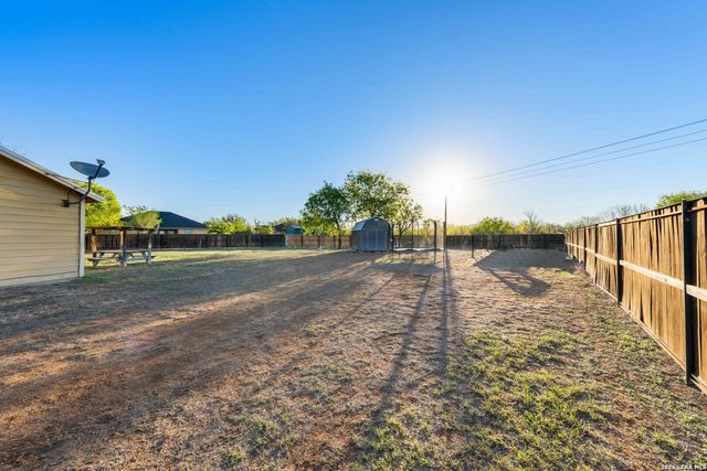 201 Bryan, Jourdanton, TX 78026