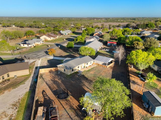 201 Bryan, Jourdanton, TX 78026