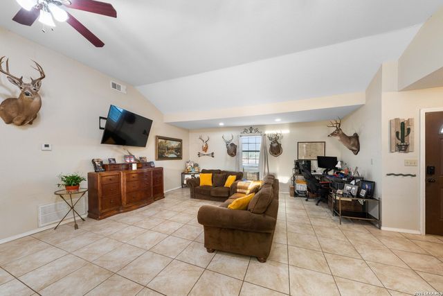 201 Bryan, Jourdanton, TX 78026