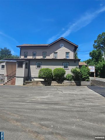 205 Oak Tree Road, Tappan, NY 10983
