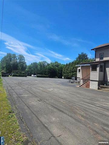205 Oak Tree Road, Tappan, NY 10983