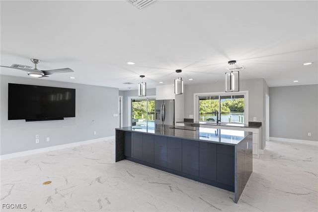 432 Seaworthy RD, North Fort Myers, FL 33903