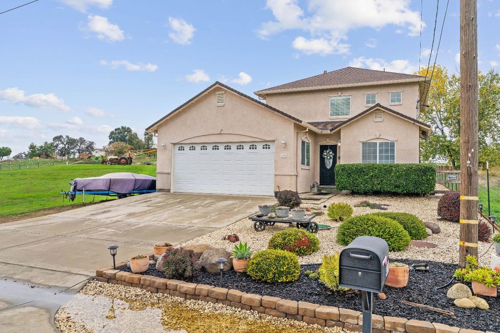 4390 Cheyenne Dr, Ione, CA 95640