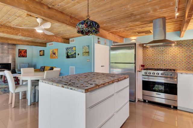 600 E Alexander Way, Palm Springs, CA 92262