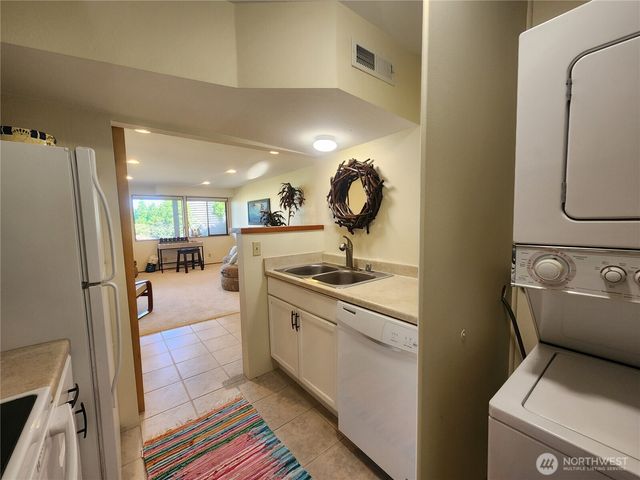 2426 Eastpoint Drive, Langley, WA 98260