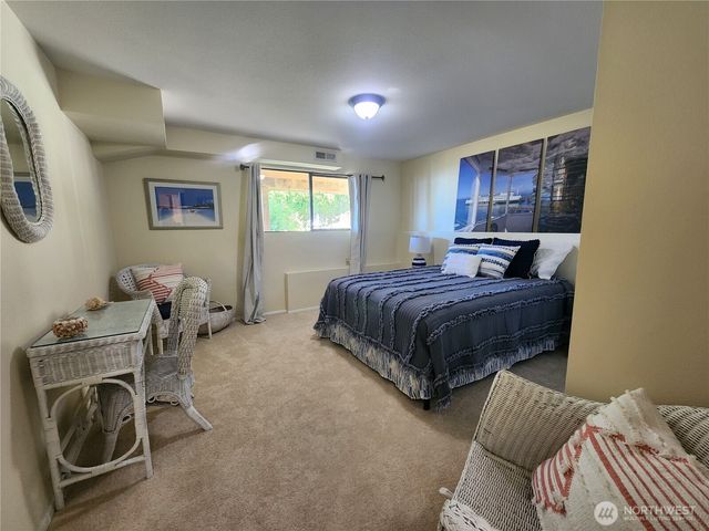 2426 Eastpoint Drive, Langley, WA 98260
