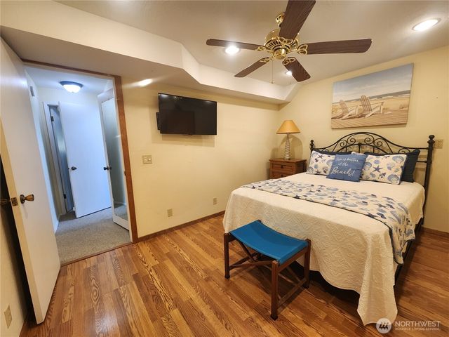 2426 Eastpoint Drive, Langley, WA 98260