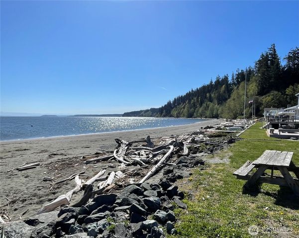 2426 Eastpoint Drive, Langley, WA 98260
