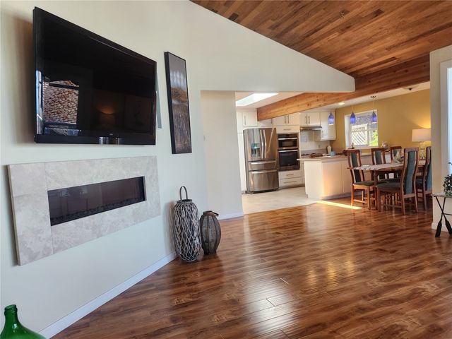 2426 Eastpoint Drive, Langley, WA 98260