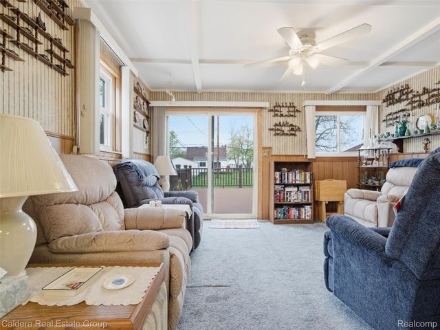 22200 Avon Street, St. Clair Shores, MI 48082