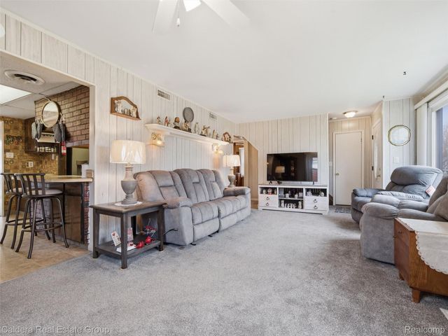 22200 Avon Street, St. Clair Shores, MI 48082