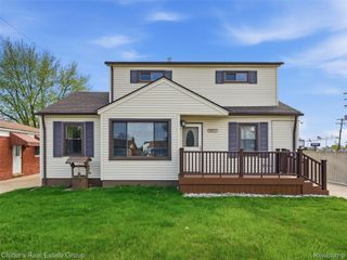 22200 Avon Street, St. Clair Shores, MI 48082